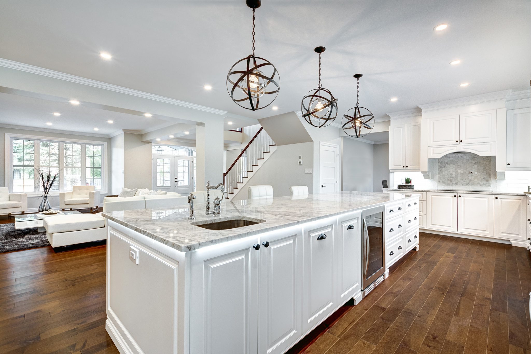 Stunning Light Kitchen & Living Room